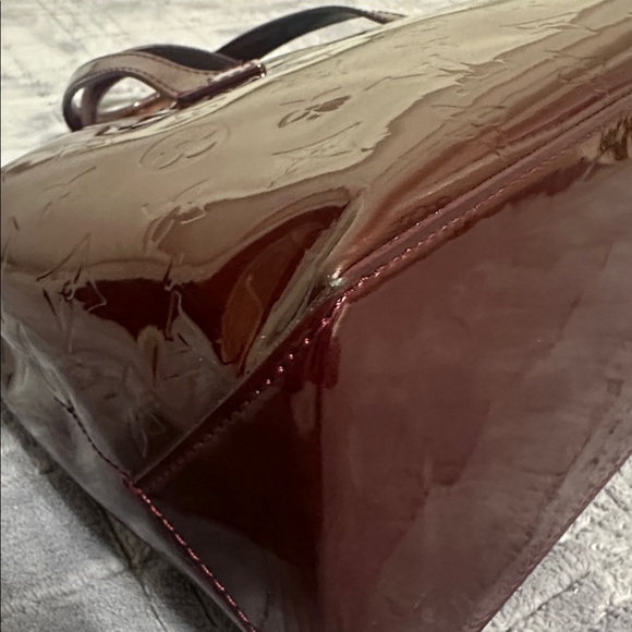 Louis Vuitton Wilshire Amarante Vernis - Picture 8 of 16